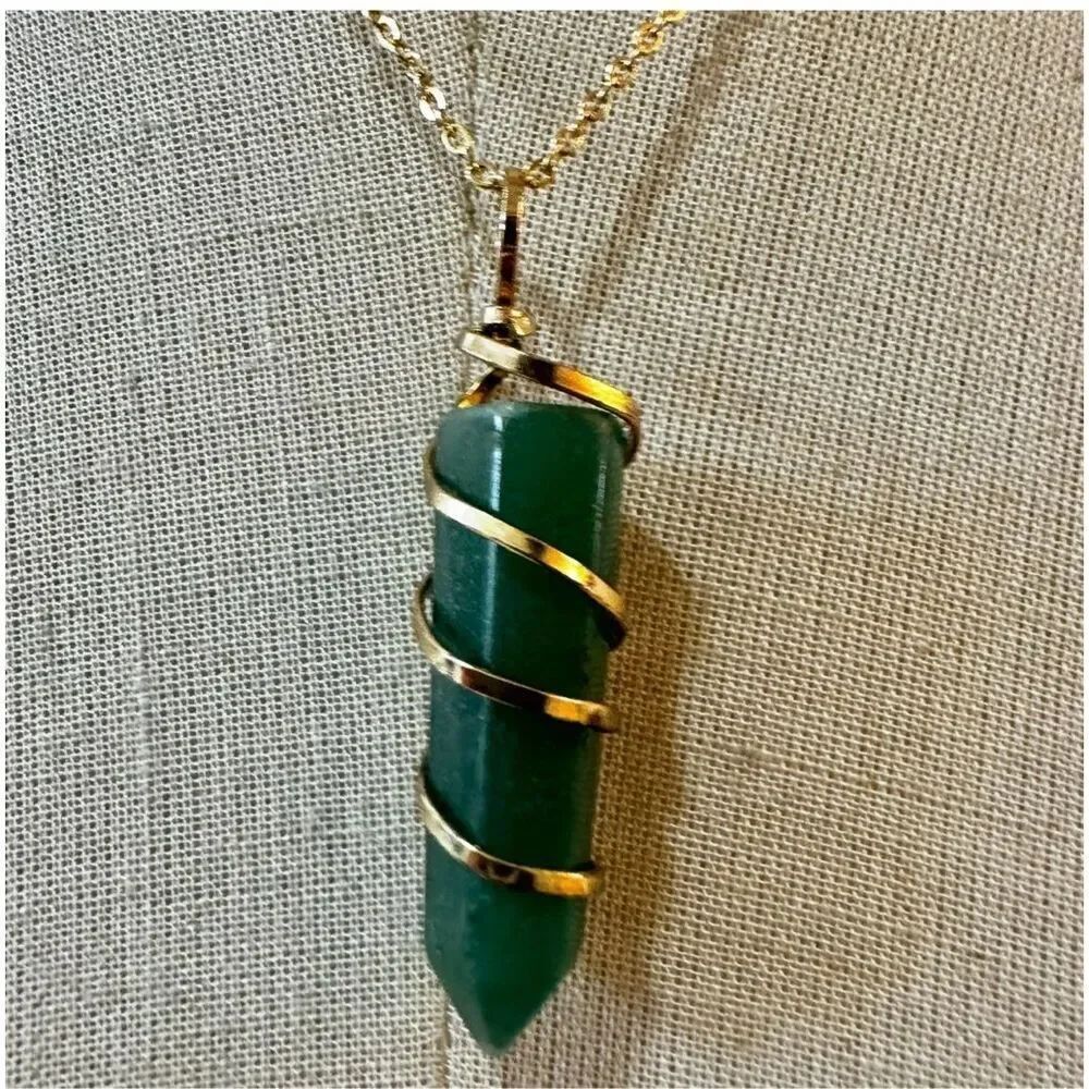 Aventurine gold tone wire wrapped pointed pendant necklace